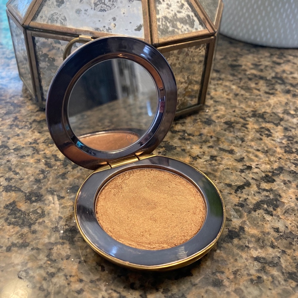 Westman Atelier super loaded tinted highlight